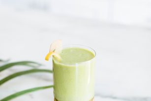5 Minute Spinach Smoothie | Nutrition Stripped