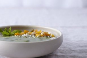 Green Morning Matcha Smoothie Bowl | Nutrition Stripped