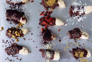 Frozen Superfood Bananas with Raw Chocolate Sauce | Nutrition Stripped