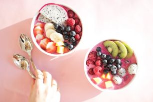 How to Make a Pretty Pink Smoothie Bowl | Nutrition Stripped